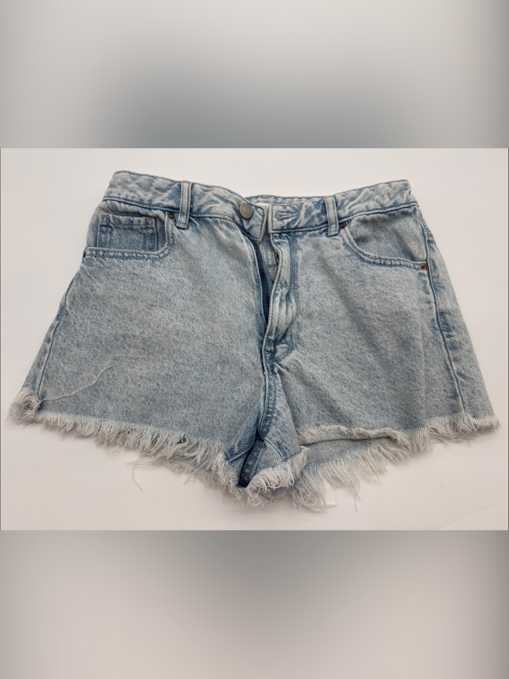 PAC sun size 26 Light Wash Denim Frayed Hem Women's Shorts
